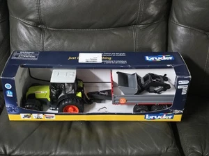 Bruder 1/16 Claas Nectis 267 F Tractor with Frontloader and Trailer 02112 NEW - Picture 1 of 10