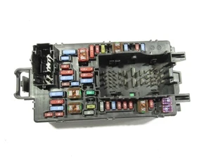 19-22 GMC Sierra 2500 Silverado 2022 Power Relay Fuse Distribution Junction Box; - Picture 1 of 8