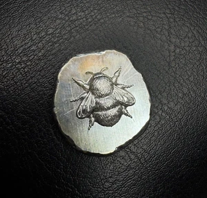 .5 oz MK BarZ "Buzzin' Bee" Shiny Stamped Fractional .999 FS - Picture 1 of 13