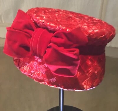 Vintage Bright Red Raffia Staw basket weave Ladies Cloche Bucket Hat Bow trim  - Image 1 of 4