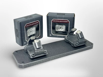 Disney Star Wars Galaxy's Edge Savis Lightsaber Hilt Stand Kyber Crystal Display Foto 1 de 4