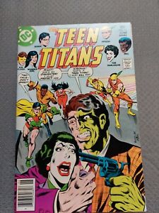 Teen Titans #48     1st Bumblebee, Harlequin!      DC Comics 1977        (F428)