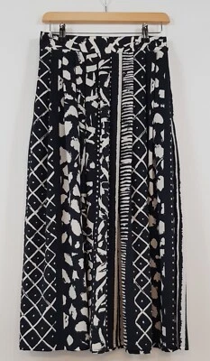 Windsmoor Black and Cream Skirt. Midi Length. Size 10 - Image 1 of 4