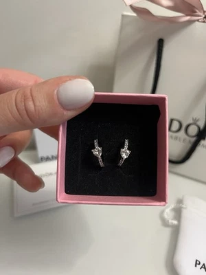 Pandora 293101c01 Orecchini Cerchi Pavè con Cuore Argento - Immagine 1 di 4