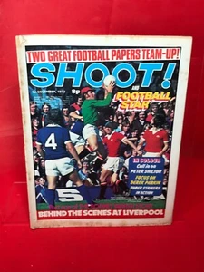 SHOOT 1st December 1973 SOCCER Derek Parkin Peter Shilton FOOTBAL MAGAZINE - Imagen 1 de 4
