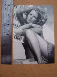 Kim Basinger   Actress Postcard (fileET5) please scroll down -  modern card