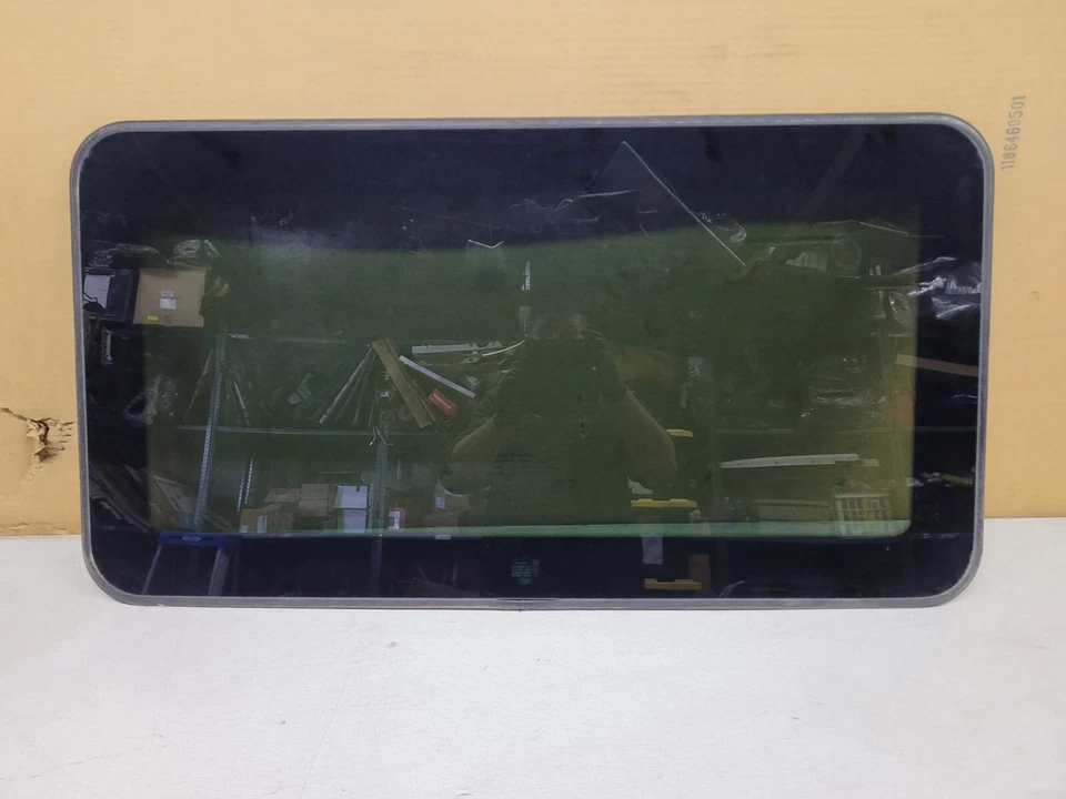 2003-2009 LAND ROVER RANGE ROVER HSE L322 Sunroof Glass Panel 898697058 OEM - Image 1 of 3