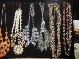 LOT OF 6 FASHION NECKLACES - Picture 1 of 5