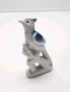 Statuina porcellana vintage uccellino blu su ramo con fiore 3,75" made in Japan - Foto 1 di 9