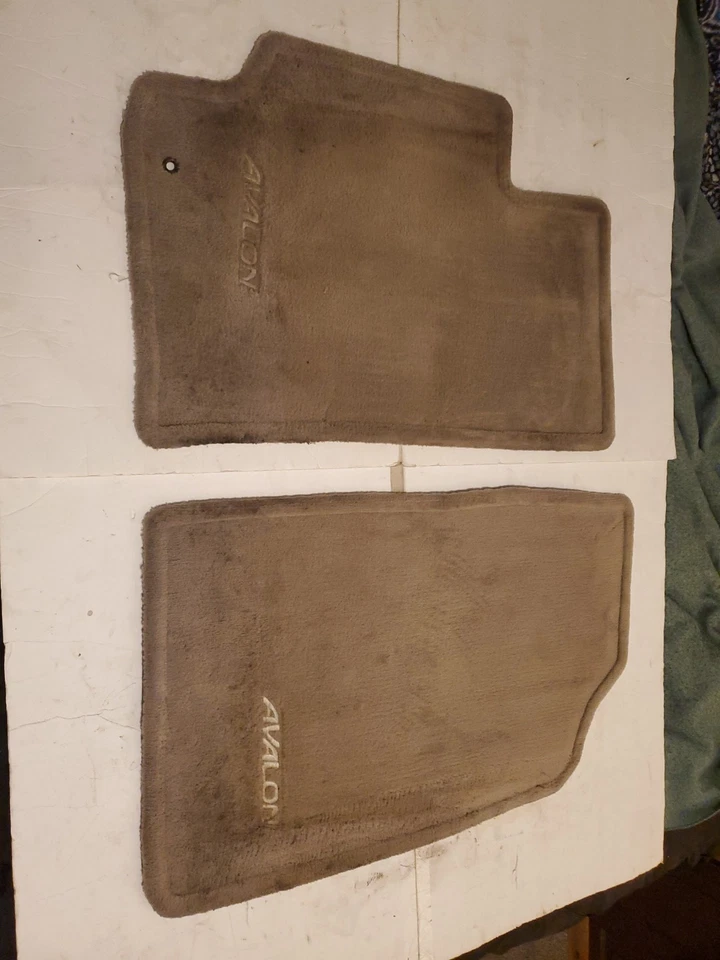 Alfombrillas delanteras izquierda y derecha Toyota Avalon 1995 1999 OEM beige  Foto 1 de 4