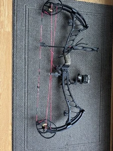 Bowtech Prodigy Compound Bow with Accessories - Picture 1 of 1