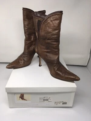 Botines MANOLO BLAHNIK 9M $1495 Cuero Marrón Texturizado Tacón Alto Punta Punta Foto 1 de 4