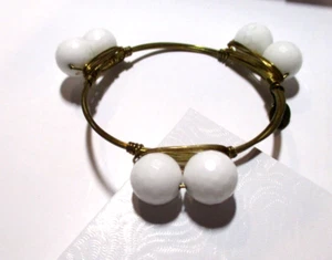 "Bourbon And Bowties" - Pulsera Tono Dorado con Piedras Blancas - E - Imagen 1 de 3