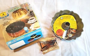 Vintage NORDIC WARE 12 Cup Large Cast Aluminum BUNDT Fluted Tube Cake Pan w Box - Picture 1 of 15