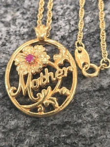 Mutter Blumen Halskette Anhänger von Avon goldfarben Rubin Kristall Kette 18"L - Bild 1 von 3