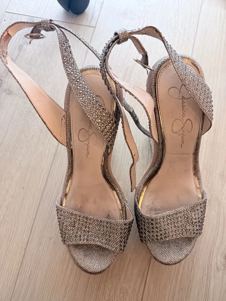 Jessica Simpson Estrás Dorado Mujer’s Tacones Altos Talla 9ish Muy Usados Foto 1 de 4