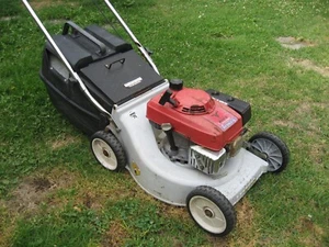 Honda Buffalo HRU194 Lawn Mower - Picture 1 of 8