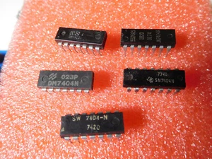 Lot of 5: 7404 DIP IC various brand vintage. USA Seller, fast ship! TESTED OK - Picture 1 of 2