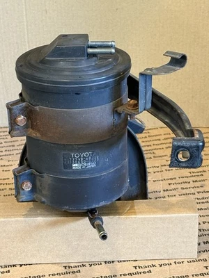 Bote de carbón de vapor de combustible Toyota Land Cruiser FZJ80 Lexus LX450 77740-60310 Foto 1 de 4