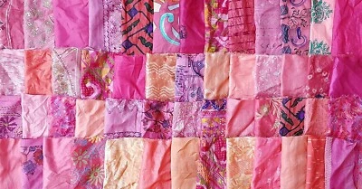 Restos de tela de seda Sari 30 piezas tonos rosa melocotón perfectos para manualidades Foto 1 de 4