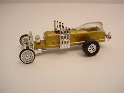 Литой под давлением автомобиль Munsters Johnny Lightning DRAG-U-LA масштаб 1:64 - Изображение 1 из 4