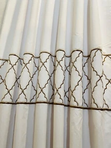 Shower Curtain Embroidered Ogee Target 72x72" Polyester/cotton off White & Tan - Picture 1 of 13