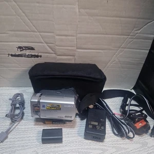 Sony Handycam DCR-SR45E Camcorder 30GB HDD 40x NightShot Video Camera + Charger - Picture 1 of 7