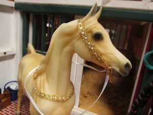 Jaapi - White/gold Arabian Bridle w/Collar, fits Breyer Huck & Peter Stone Arabs - Picture 1 of 2