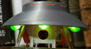The Invaders UFO/Flying Saucer - Small - Landed With Stand & light - Picture 1 of 10