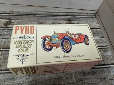 Pyro 1914 Mercer Runabout Vintage Classic Car Plastic Model Kit - Image 1 of 4