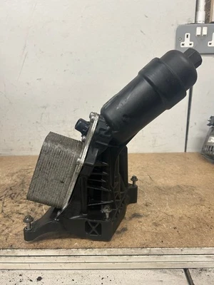 BMW Serie 1 F20 LCi 1.5 Diesel B37 116d Enfriador de aceite y carcasa de filtro 8513965 Foto 1 de 4