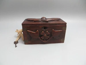 Interesting Small Carved Oak Antique Box, Thistle, Clover, Acorn Ivy Rose Brass - Picture 1 of 13