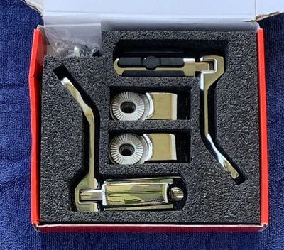 Benlari Set Chrome Highway Pegs Fits Harley Davidson Road King Dyna Softail NIB Foto 1 de 4