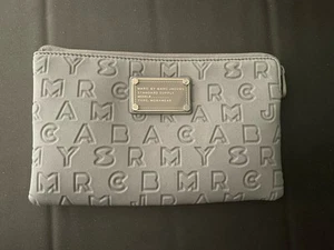 Marc By Marc Jacobs Tablet Kulturbeutel Verschiedenes Etui gepolstert grau Reißverschluss -e432 - Bild 1 von 7