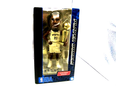 TIM DUNCAN SPURS NBA 2005 ЧЕМПИОНОВ ИГРОК КАЧАЮЩАЯСЯ ГОЛОВА БЕСПЛАТНАЯ ДОСТАВКА! - Изображение 1 из 4