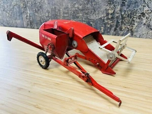 international harvester Farm Toy Tru Scale Eska Pull Type Combine Original (b) - Picture 1 of 7