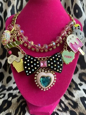 Colar Betsey Johnson Vintage Candyland Sorvete Lucite Coração Doces Declaração - Imagem 1 de 4