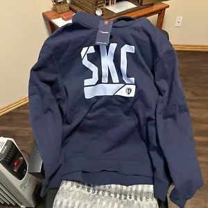 Men's Navy Sporting Kansas City Primary Logo Fitted Pullover Hoodie 3XL - Picture 1 of 9