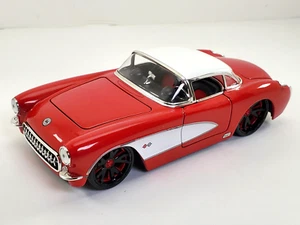 1957 Chevy Corvette Hard Top. 1:24 scale diecast model car RED/WHITE - Picture 1 of 12
