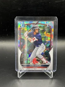 2023 Bowman - Chrome Prospects Atomic Refractor #BCP-105 Juan Chacon (RC) - Picture 1 of 2