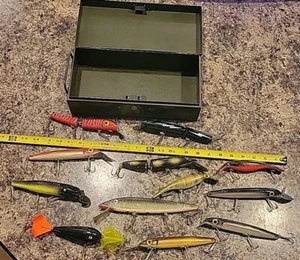 12 Vintage Large Lures Cisco, Pikie, Big Fork AND OTHERS - Picture 1 of 8