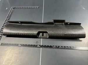 09 HONDA CIVIC TRUNK TRIM TRUNK LATCH COVER INTERIOR BACK INNER PANEL (Chipped) - Imagen 1 de 19