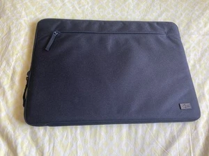 Case Logic Black 18” Padded Laptop Case with Front Pocket Recycled Materials - Picture 1 of 6