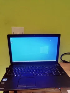 Toshiba Satellite C50-a-1dv i3 8 GB Ram 120 GB SSD Run To Windows, Not Tested - Afbeelding 1 van 9