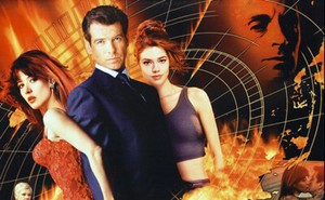 James Bond 007 Classics 2016 Auto Autograph Prop Relic Card Selection