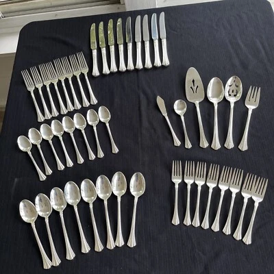 CUBIERTOS TOWLE SUPREME "CLASSIC PLUME" CUBIERTOS PLATEADOS 46 PIEZAS SERVICIO PARA 8 Foto 1 de 4