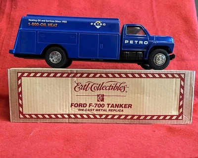 NUEVO PETRO OIL FORD F700 CAMIÓN CISTERNA ERTL DIECAST MONEDA BANCO CAJA DE PUBLICIDAD Foto 1 de 4