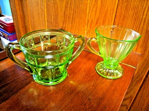 DEPRESSIONSGLAS - GRÜNE ZUCKERDOSE & SAHNEKÄNNCHEN - Bild 1 von 4