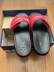 Nagelneue Champion Unisex Pantolette. Artikelgröße 13 Artikel 1588843 Farbe Rot - Bild 1 von 5