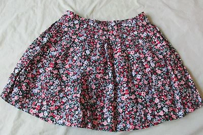 Nueva falda floral para mujer Forever 21 negra y multicolor plisada en capas talla pequeña Foto 1 de 4